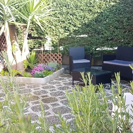 Couette-café L'oasi Del Sole 3*